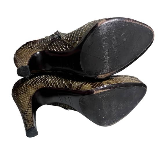PRADA SNAKESKIN HIGH HEEL ANKLE BOOT
OLIVE GREEN WITH GOLD LEATHER LINING 39 1/2 - Picture 8 of 13